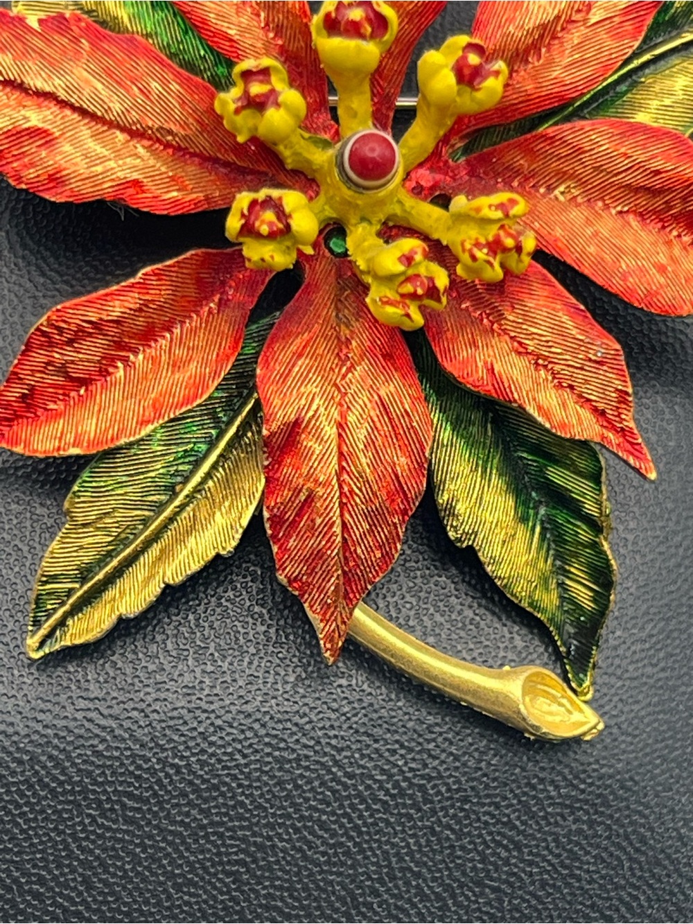 Weiss poinsettia flower red green enamel gold tone brooch pin vintage Christmas - Picture 3 of 15